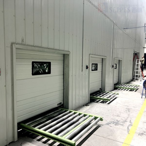 化工廠設(shè)備出口安全防護防爆提升門